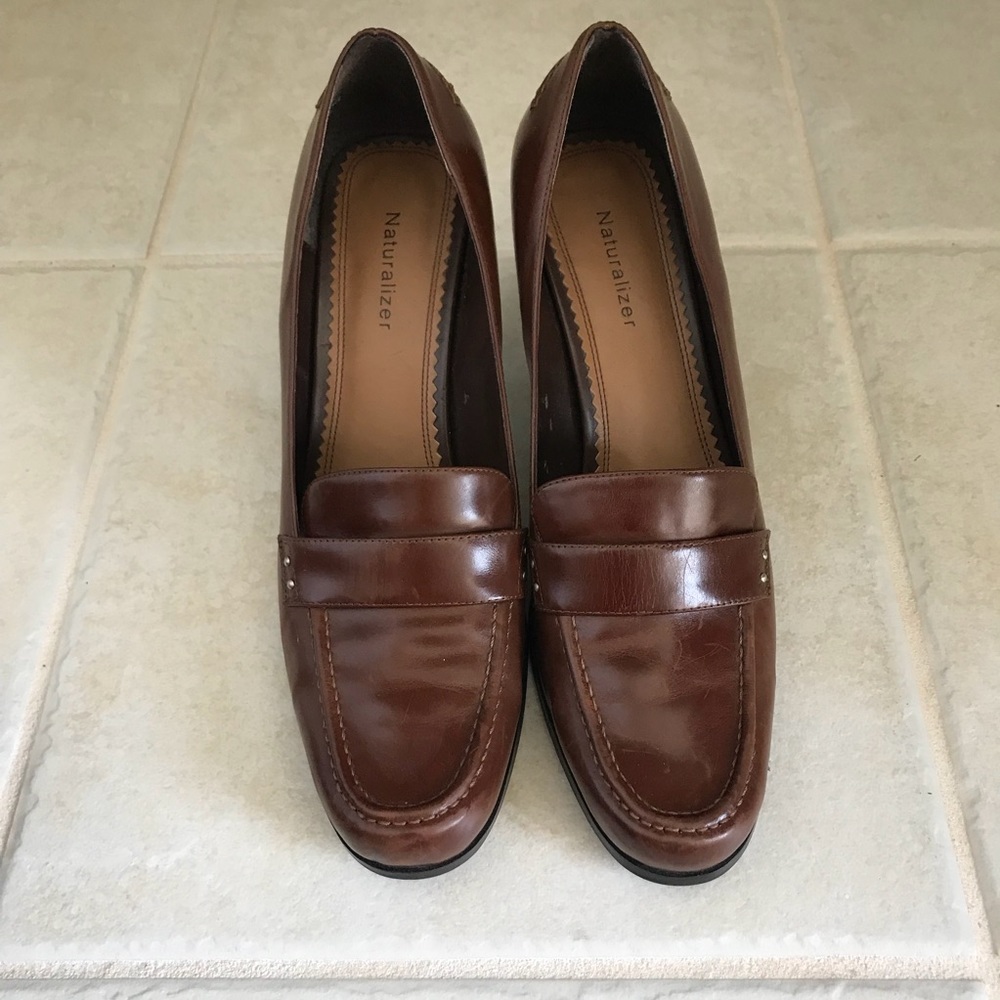 Naturalizer Brown leather heels 2.5 inch